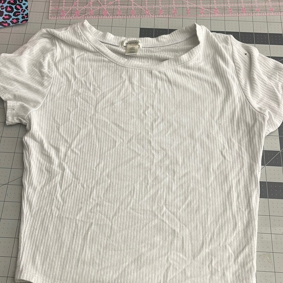 White crop top - Picture 1 of 1